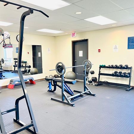 Days Inn By Wyndham Grande Prairie Bagian luar foto