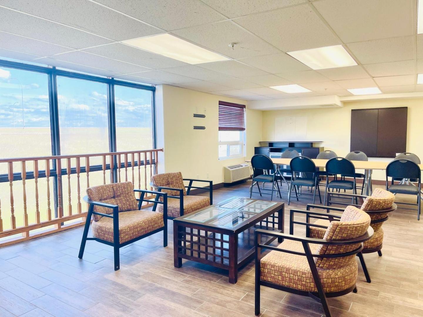 Days Inn By Wyndham Grande Prairie Bagian luar foto
