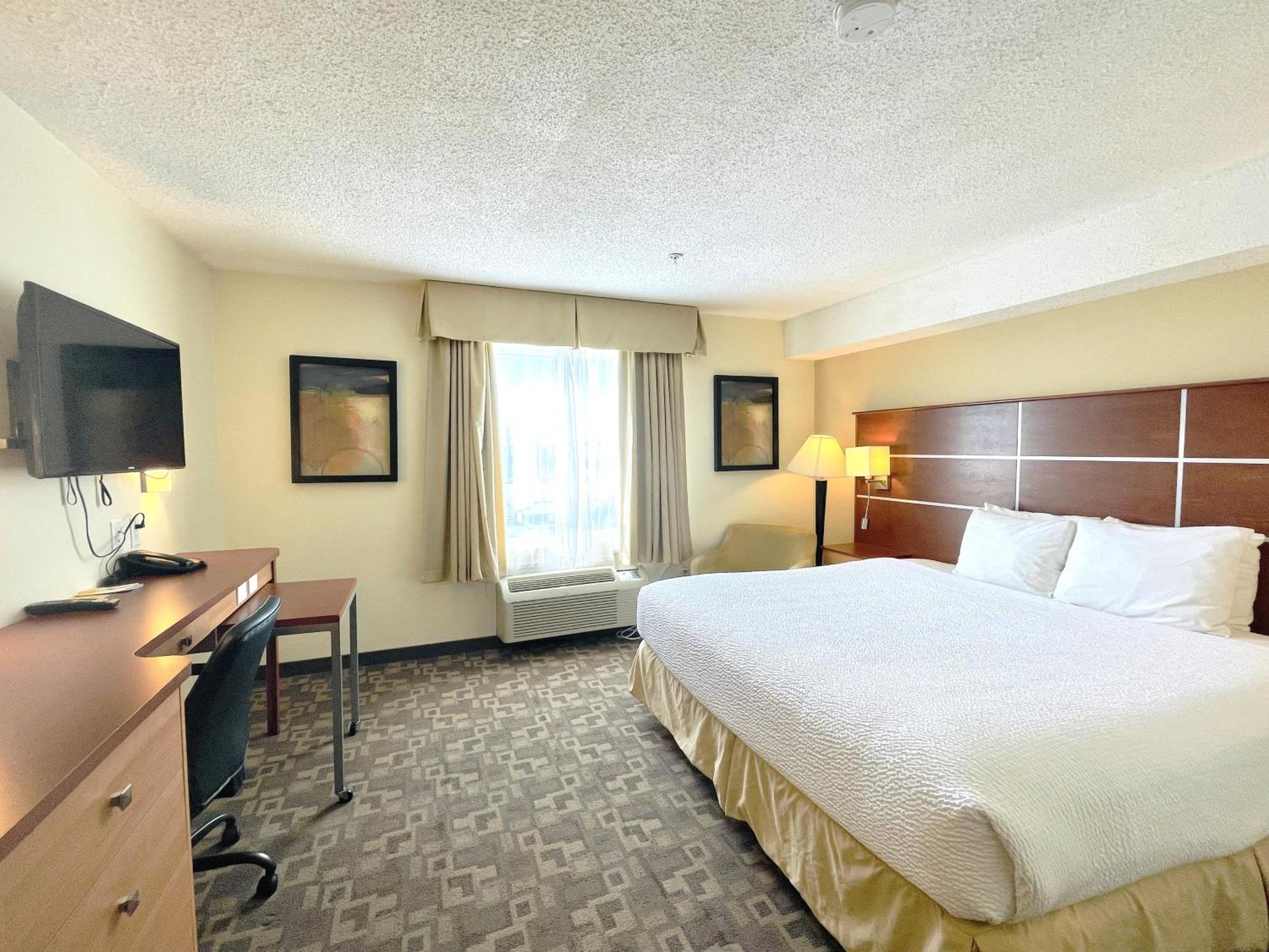 Days Inn By Wyndham Grande Prairie Bagian luar foto